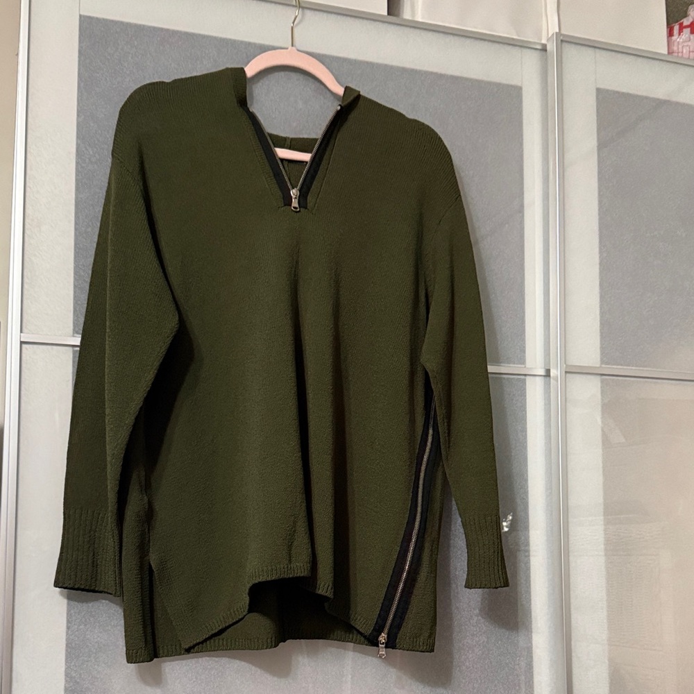 Sweater like Hoddie